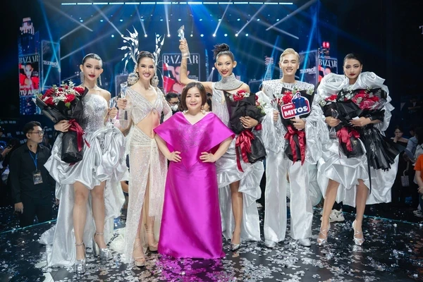 Winners and guests pose at The Face Vietnam 2023 finale.